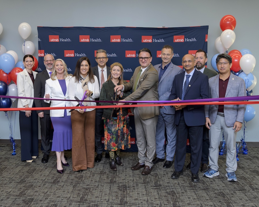 Dimes140 March of Dimes ribbon cutting with attendees